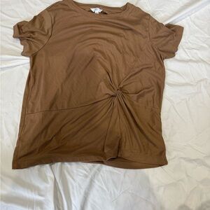 Time and Tru Brown Short Sleeve Knotted Tee